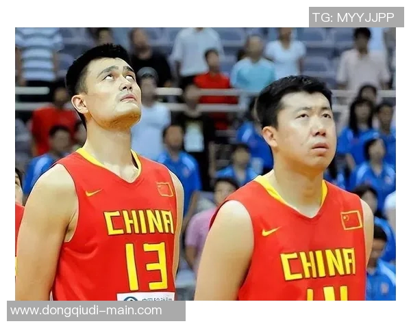 王治郅与姚明重聚篮球场，共同回忆昔日辉煌时刻引发球迷热议